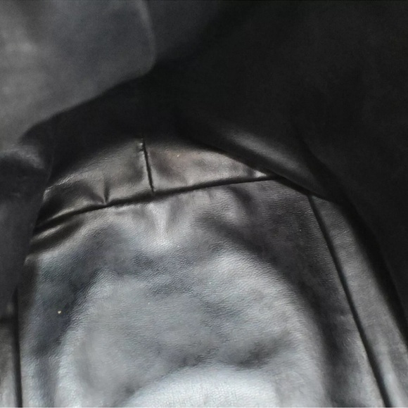 CHANEL CC LEATHER DRAWSTRING BAG - Picture 12 of 15